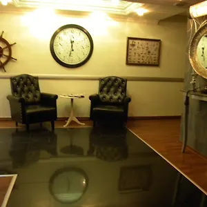Otel Vesta, İzmir